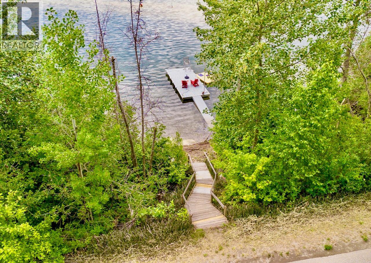 2989 Squilax-Anglemont Road, Lee Creek, British Columbia  V0E 1M4 - Photo 45 - 10375503