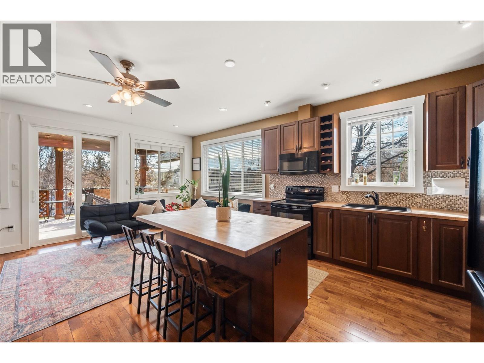 598 Wade Avenue W Unit# 102, Penticton, British Columbia  V2A 1V5 - Photo 2 - 10376803