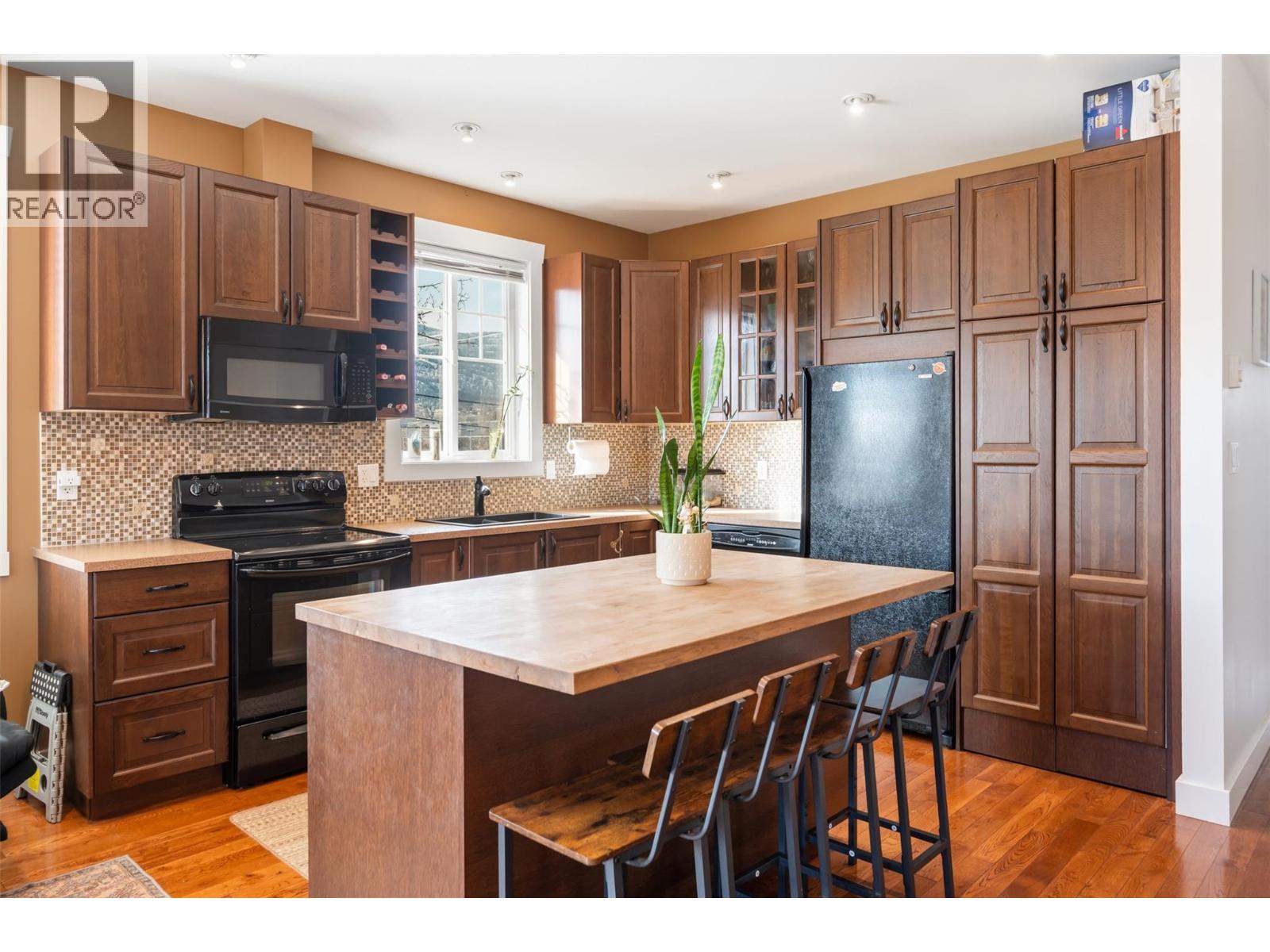 598 Wade Avenue W Unit# 102, Penticton, British Columbia  V2A 1V5 - Photo 5 - 10376803