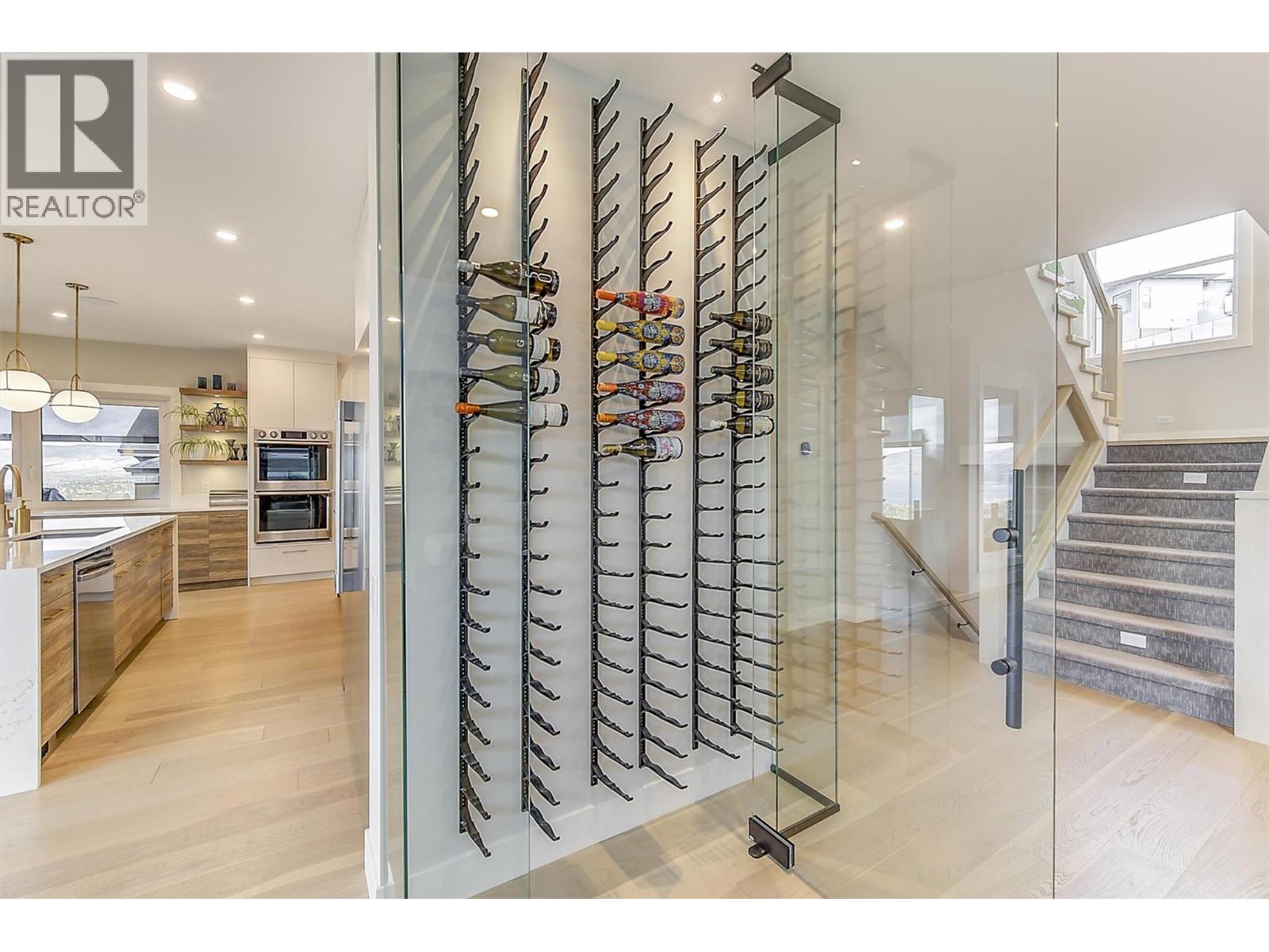 5442 Upper Mission Drive, Kelowna, British Columbia  V1W 0B1 - Photo 12 - 10376616