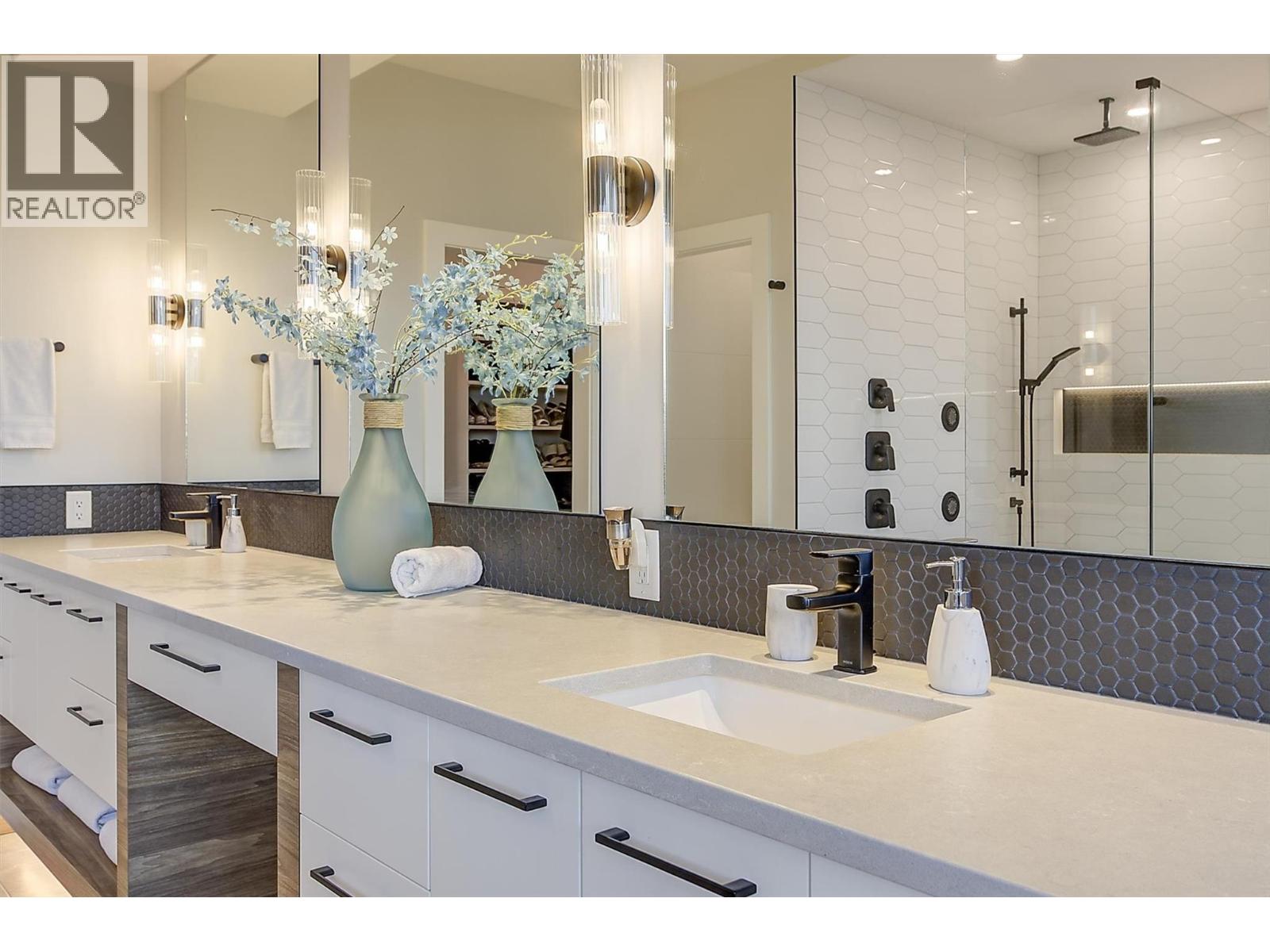 5442 Upper Mission Drive, Kelowna, British Columbia  V1W 0B1 - Photo 62 - 10376616