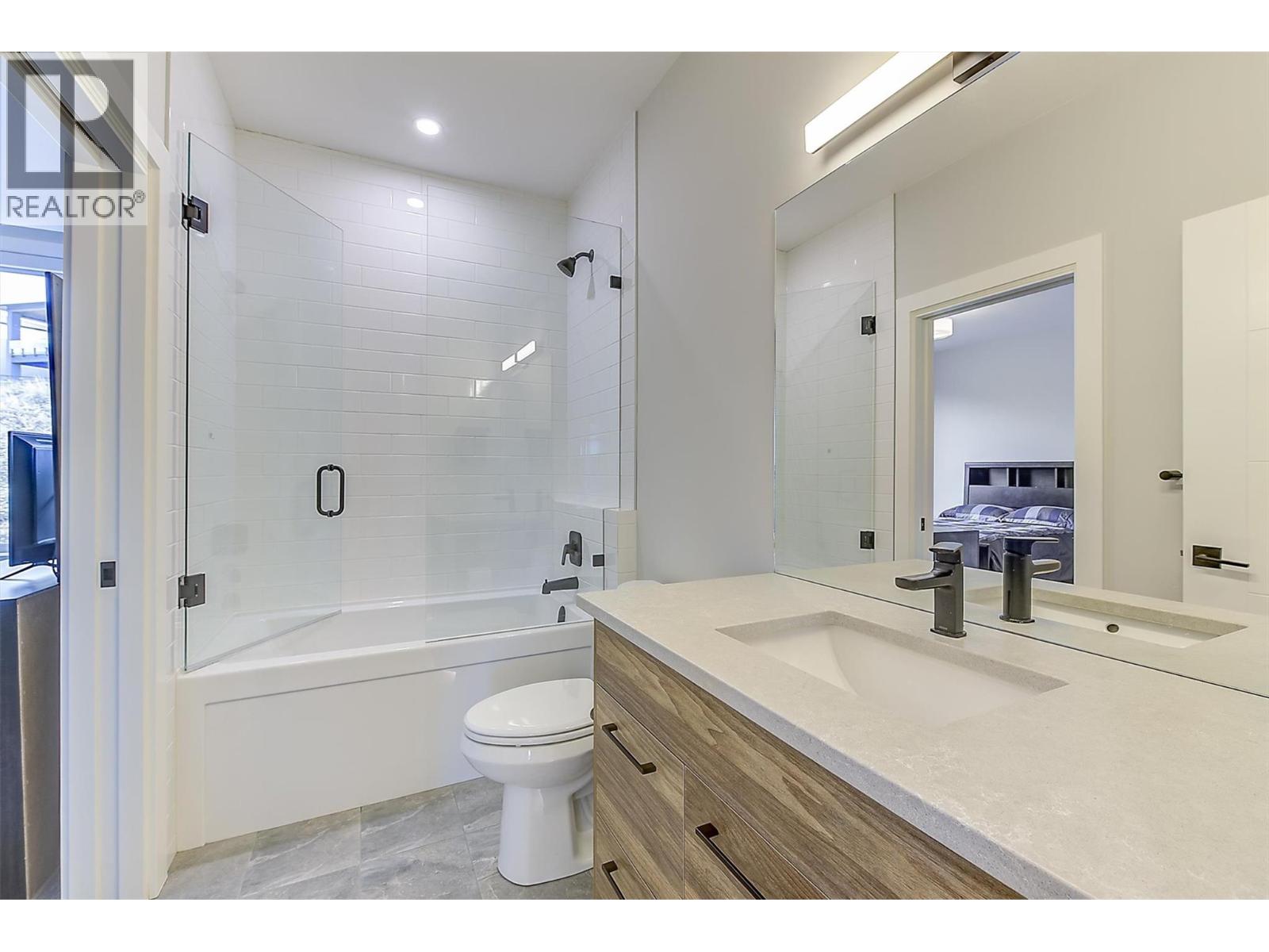 5442 Upper Mission Drive, Kelowna, British Columbia  V1W 0B1 - Photo 66 - 10376616