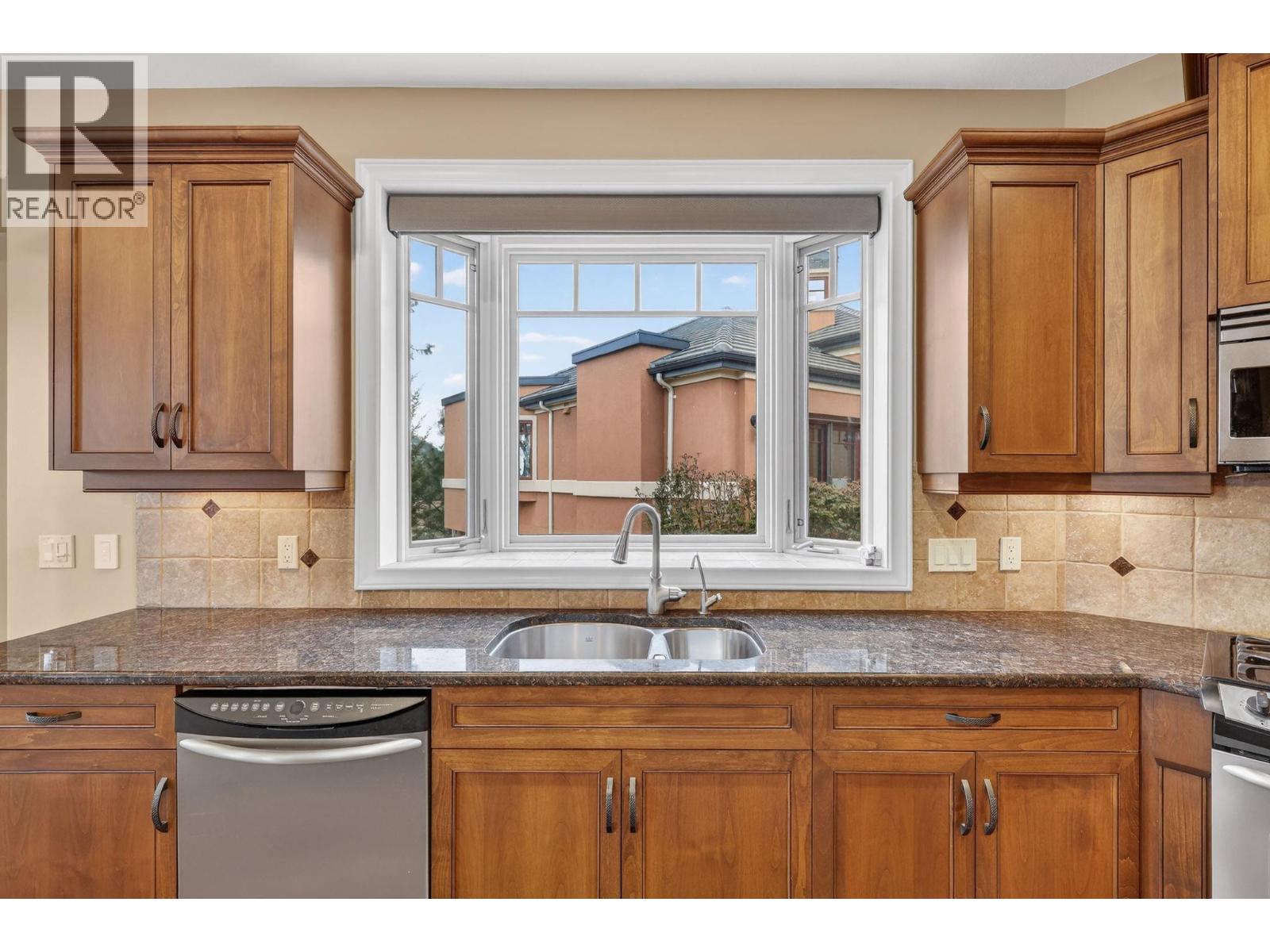 1910 Capistrano Drive Unit# 111, Kelowna, British Columbia  V1V 2S5 - Photo 13 - 10376204