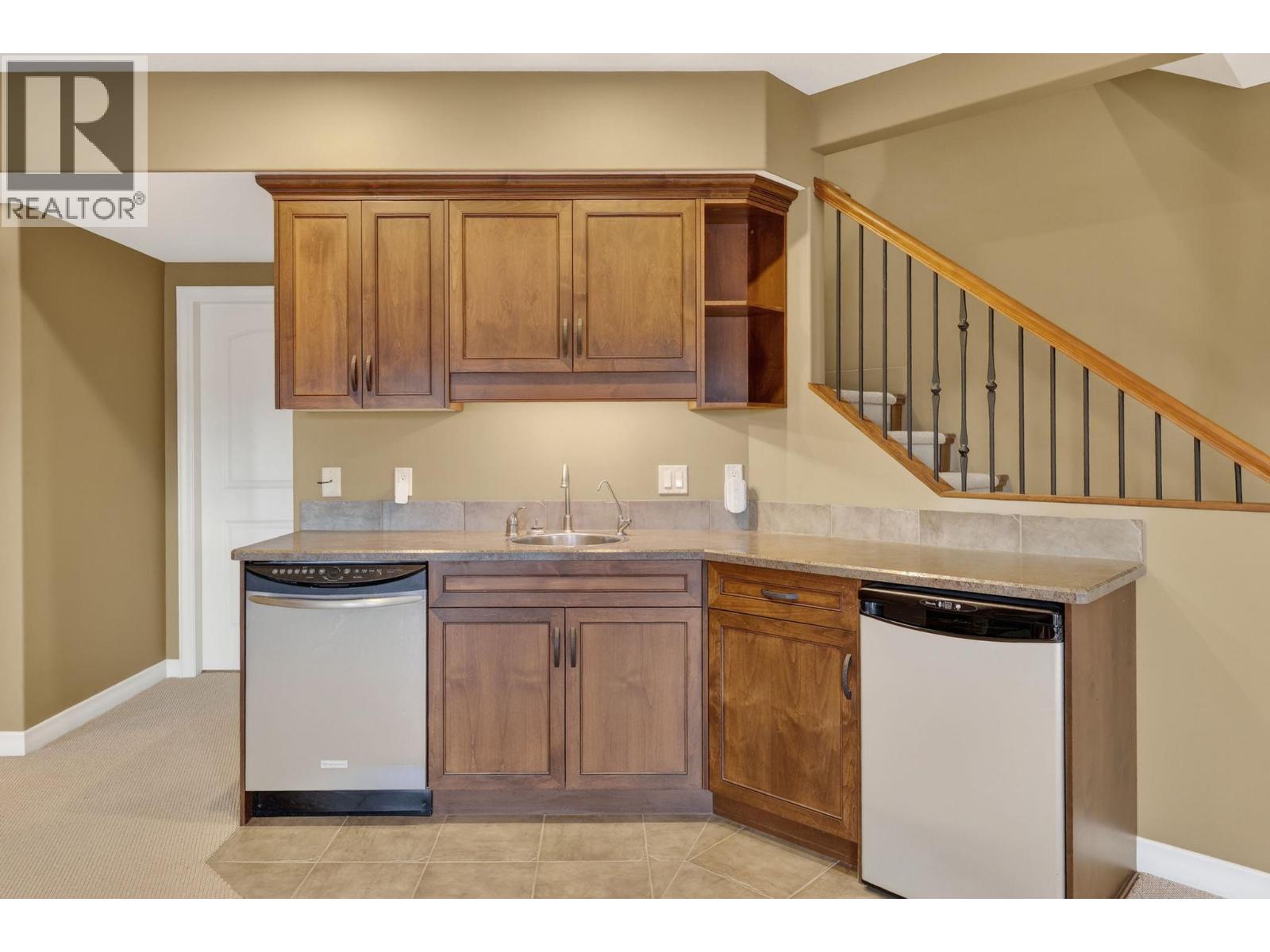 1910 Capistrano Drive Unit# 111, Kelowna, British Columbia  V1V 2S5 - Photo 35 - 10376204