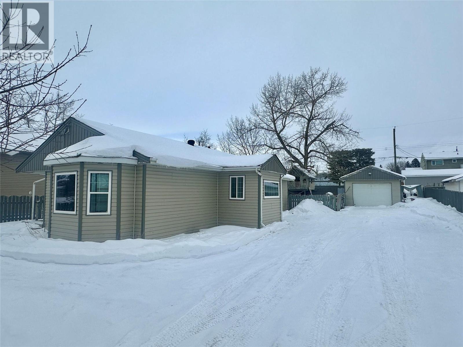 9500 8 Street, Dawson Creek, British Columbia  V1G 3P5 - Photo 1 - 10377622