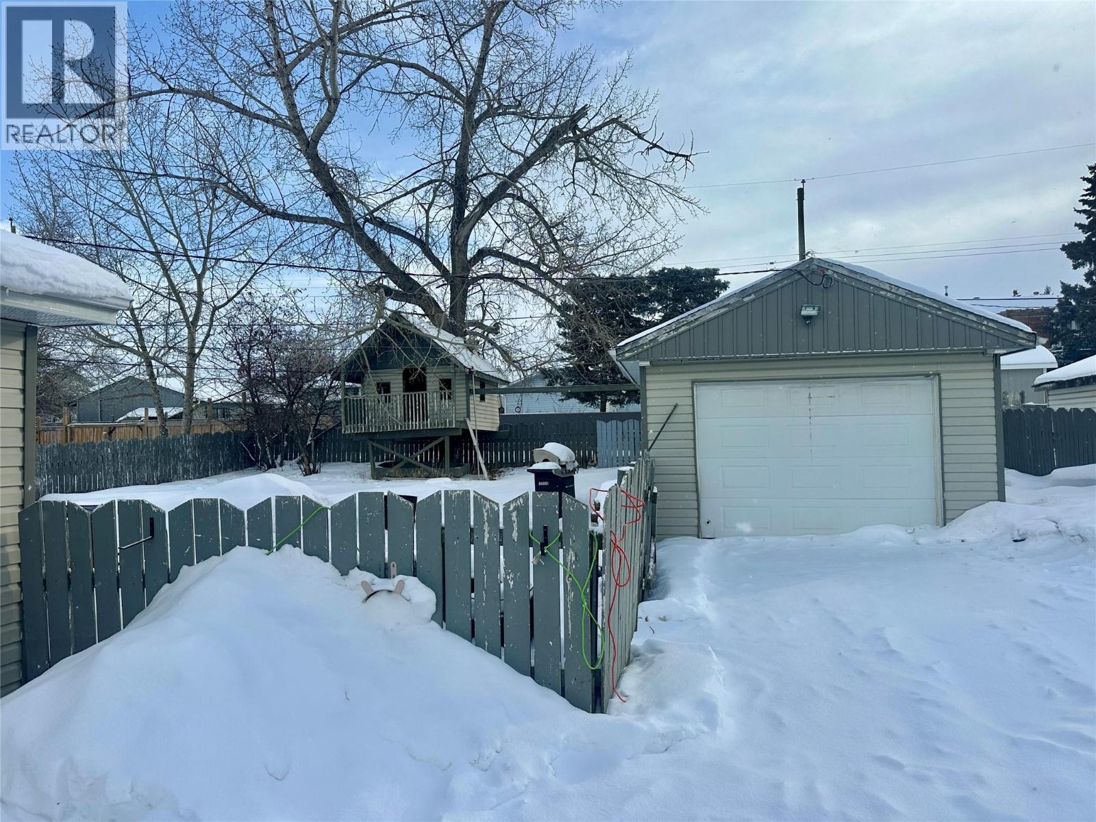 9500 8 Street, Dawson Creek, British Columbia  V1G 3P5 - Photo 11 - 10377622