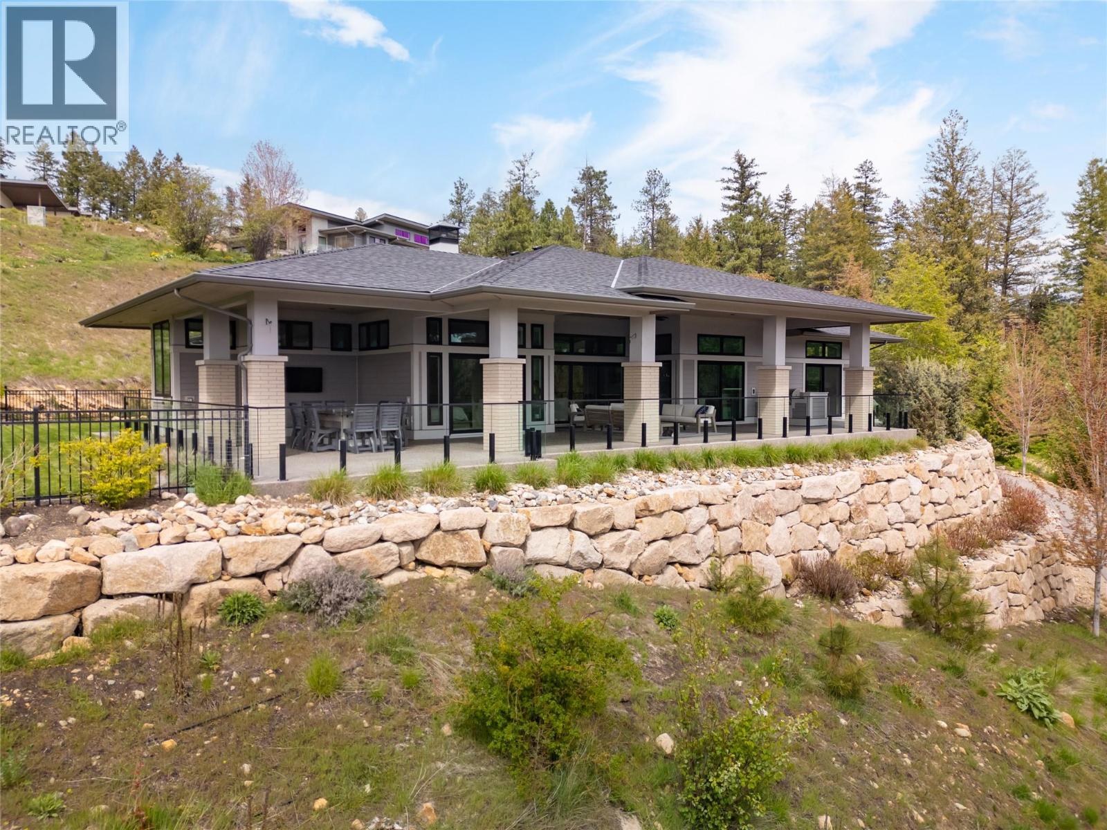 689 Birdie Lake Place, Vernon, British Columbia  V1H 2L3 - Photo 2 - 10377491