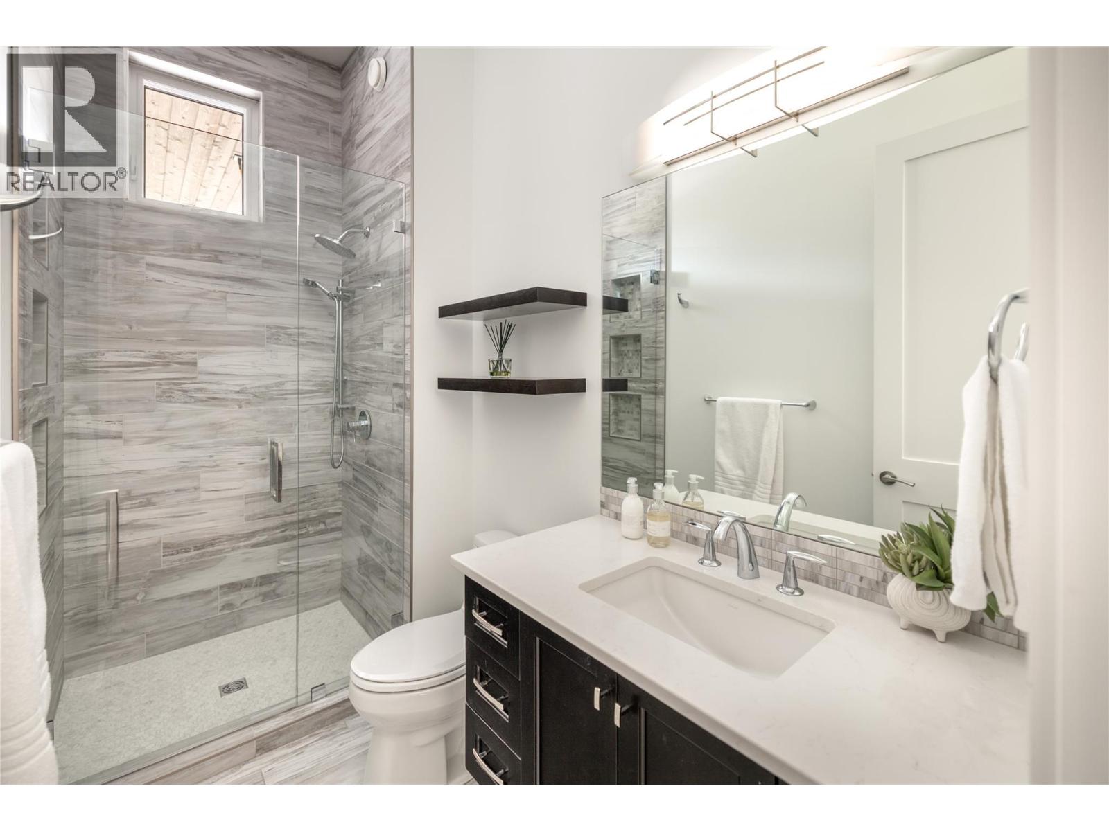 689 Birdie Lake Place, Vernon, British Columbia  V1H 2L3 - Photo 28 - 10377491