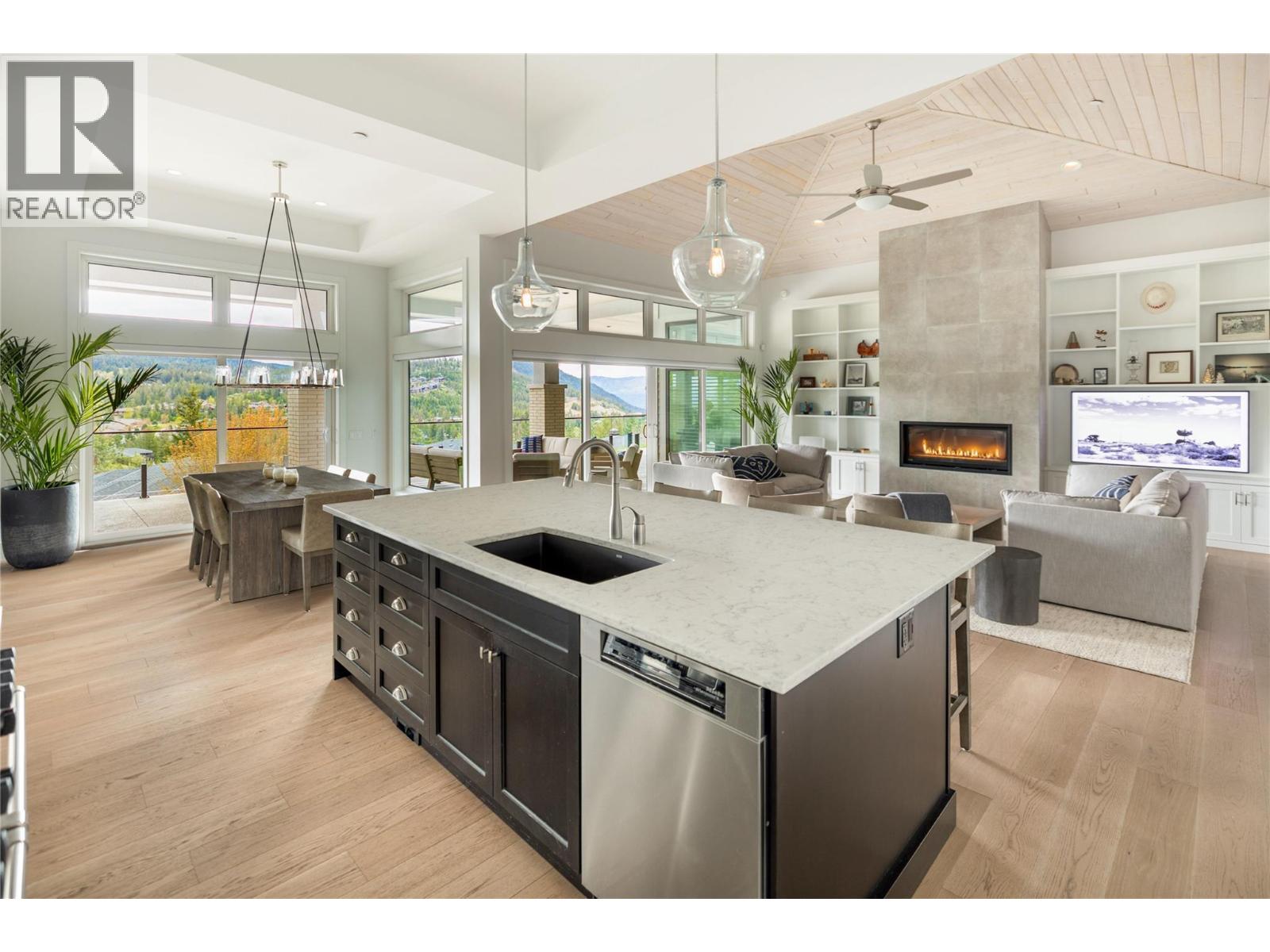 689 Birdie Lake Place, Vernon, British Columbia  V1H 2L3 - Photo 6 - 10377491