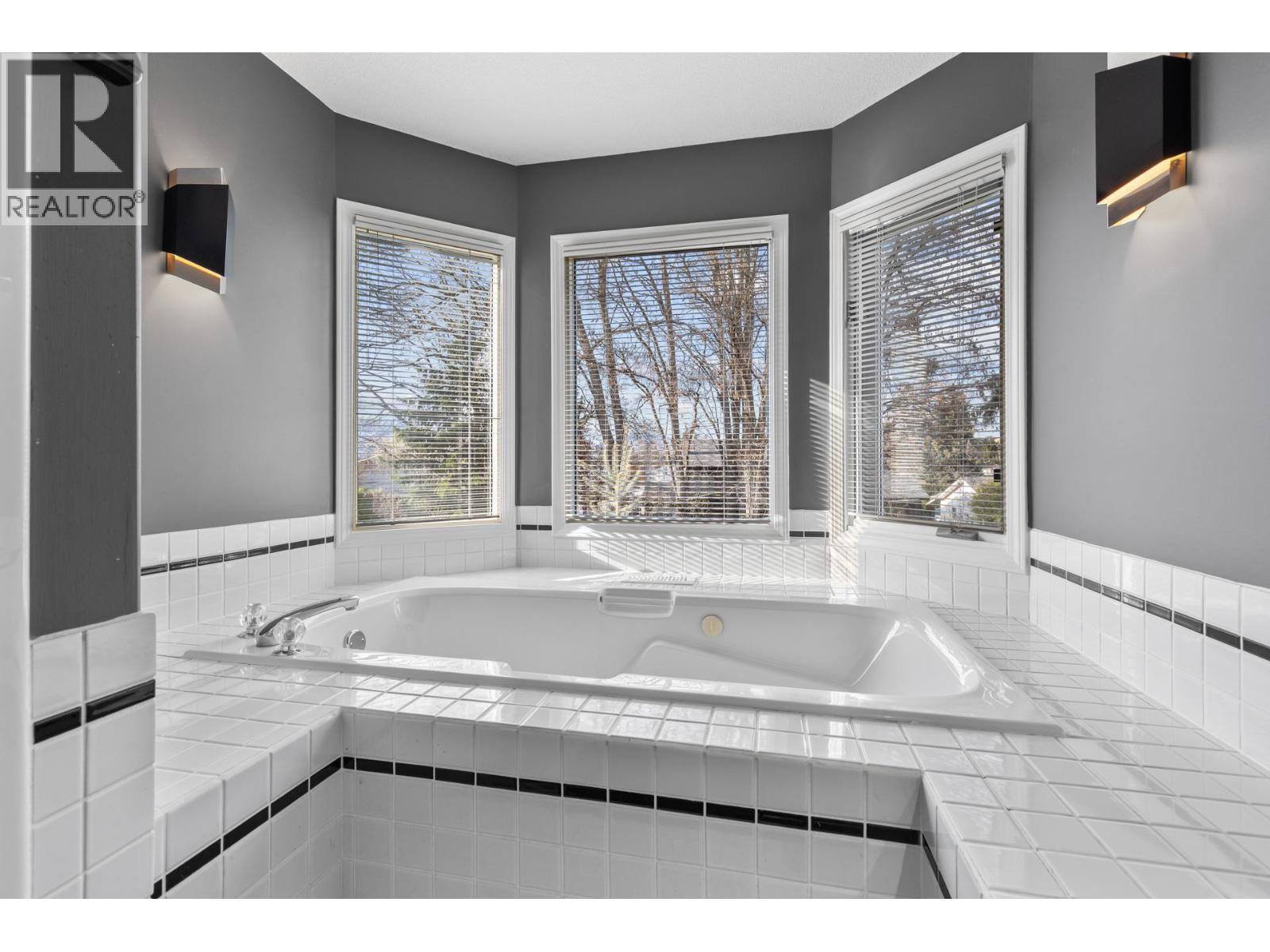 636 Welke Road, Kelowna, British Columbia  V1W 1A7 - Photo 21 - 10377477