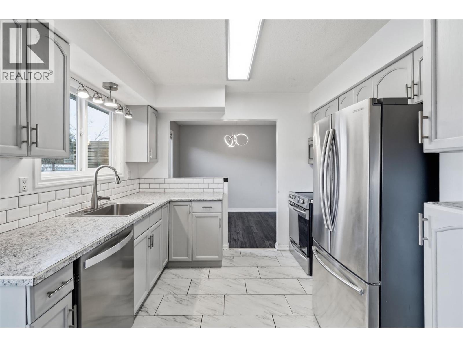 2548 Sandalwood Drive, Kamloops, British Columbia  V2B 6V4 - Photo 16 - 10377607