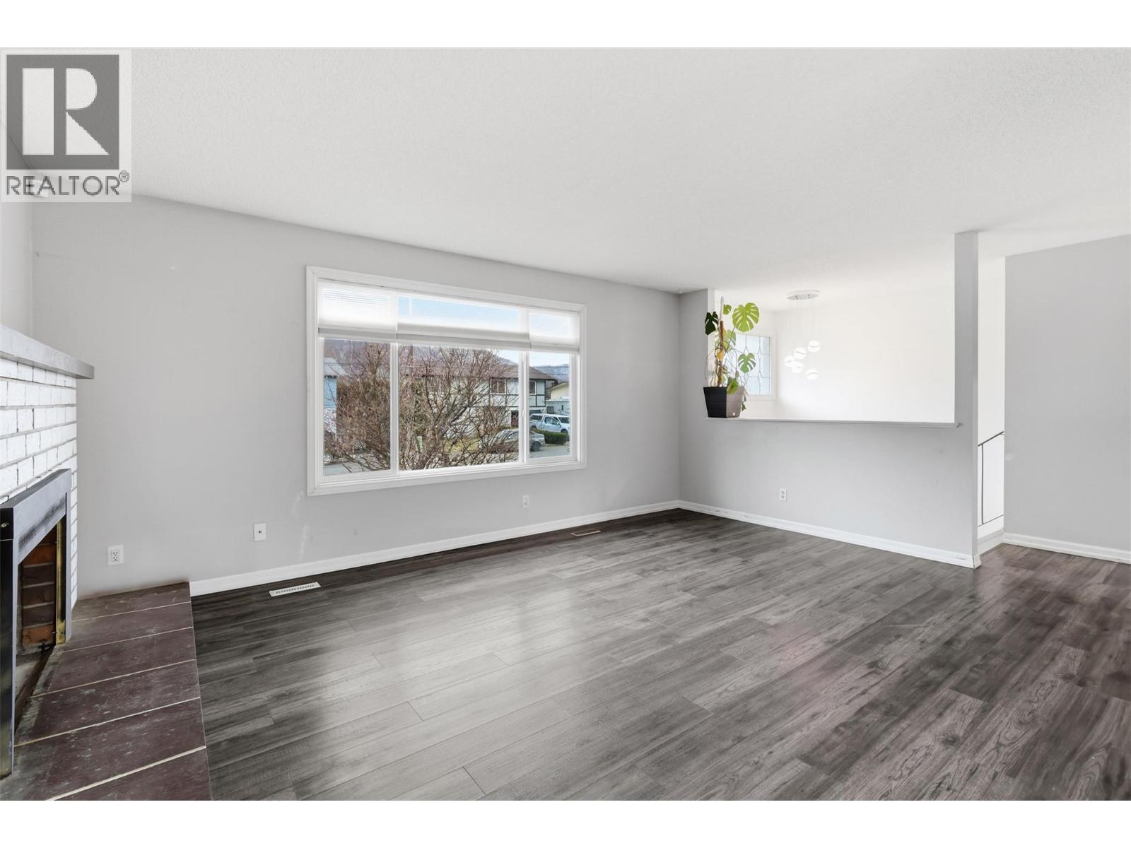 2548 Sandalwood Drive, Kamloops, British Columbia  V2B 6V4 - Photo 9 - 10377607