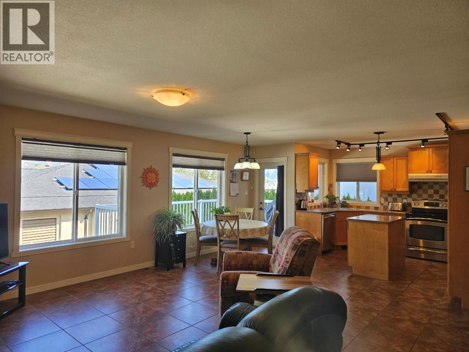 6948 Mountainview Drive, Oliver, British Columbia  V0H 1T4 - Photo 4 - 10377309