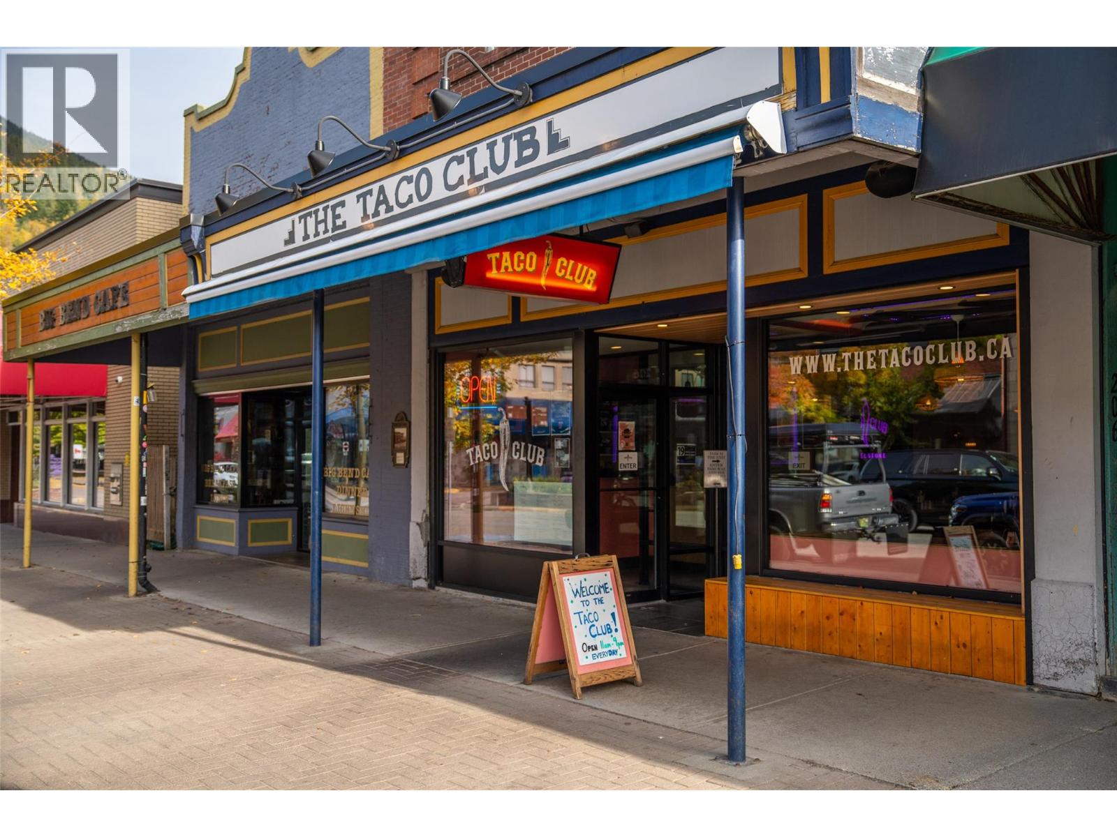 206 Mackenzie Avenue, Revelstoke, British Columbia  V0E 2S0 - Photo 3 - 10377211