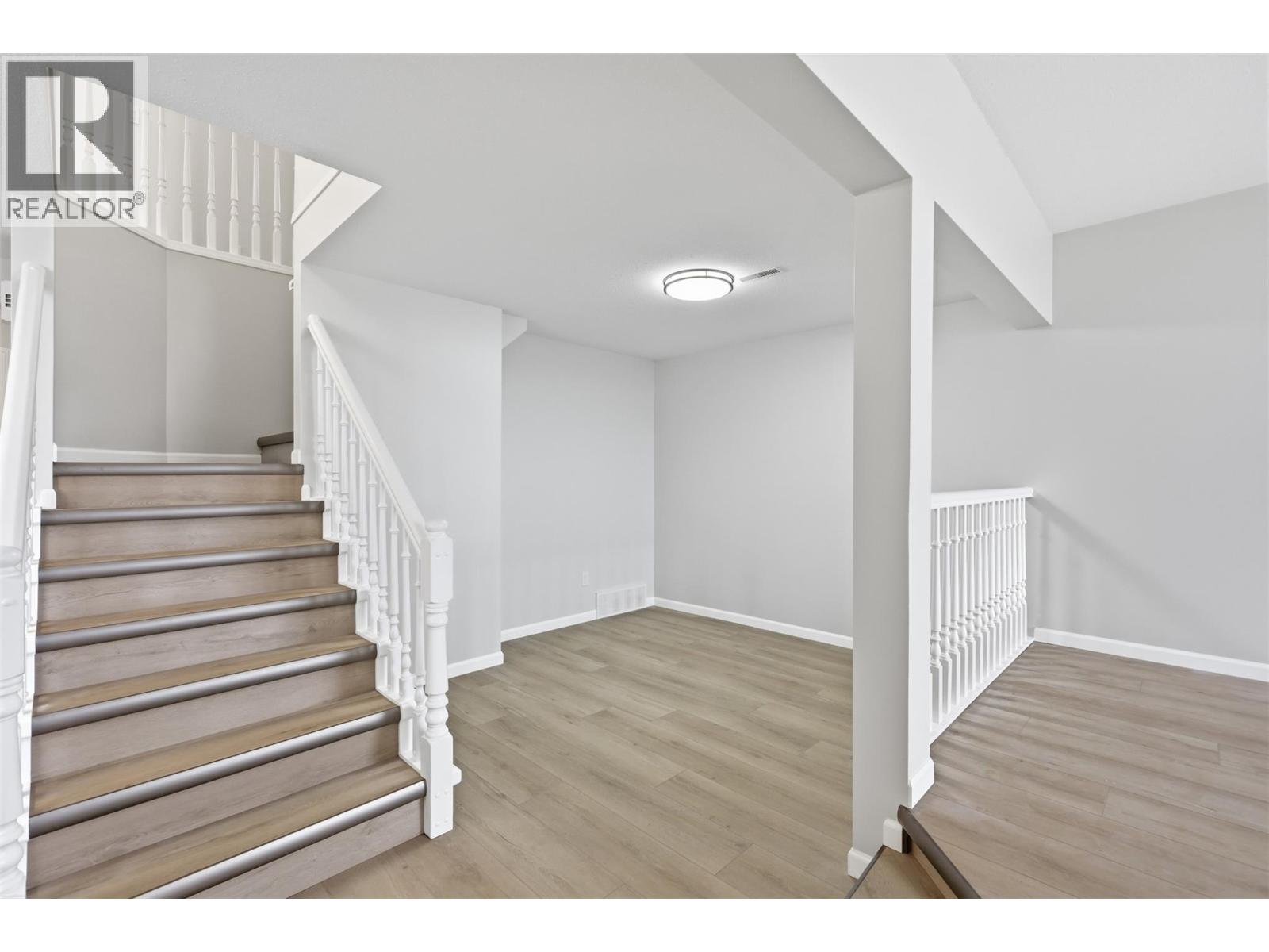 415 Waddington Drive, Kamloops, British Columbia  V2E 1S3 - Photo 11 - 10376551