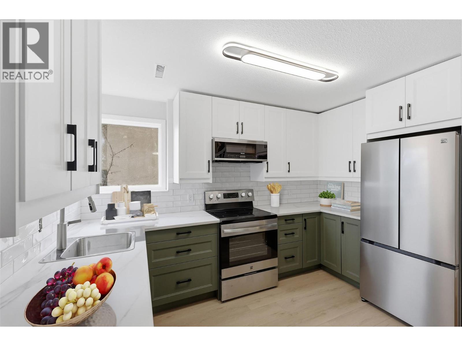 415 Waddington Drive, Kamloops, British Columbia  V2E 1S3 - Photo 4 - 10376551