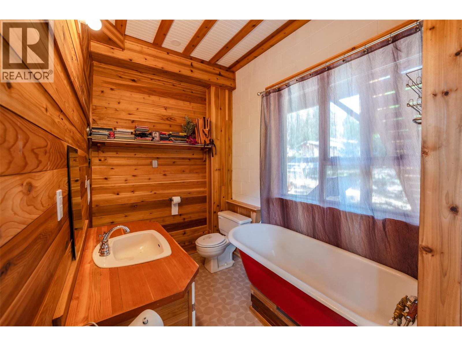 2636 11th Street, Olalla, British Columbia  V0X 1N6 - Photo 37 - 10377565