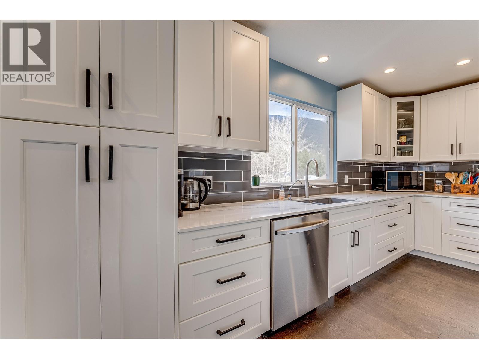 5876 Westwynd Drive, Falkland, British Columbia  V0E 1W0 - Photo 13 - 10377189