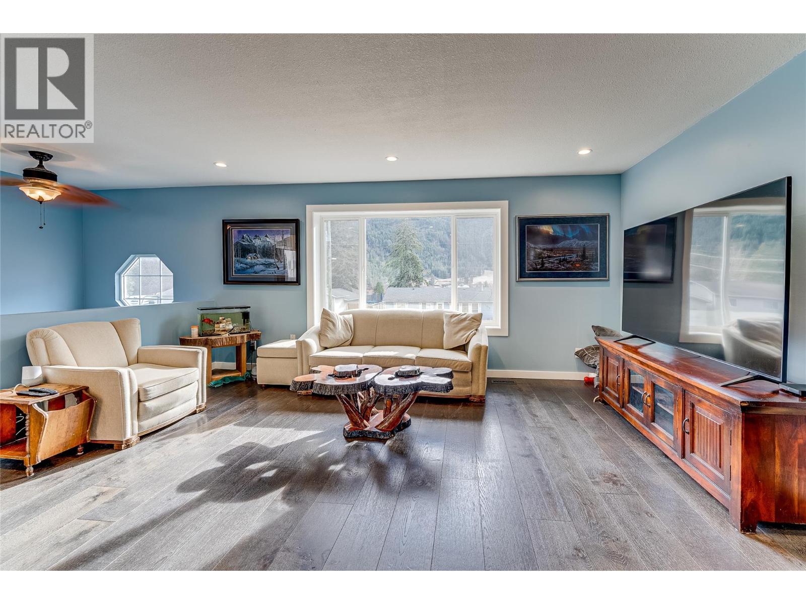 5876 Westwynd Drive, Falkland, British Columbia  V0E 1W0 - Photo 5 - 10377189