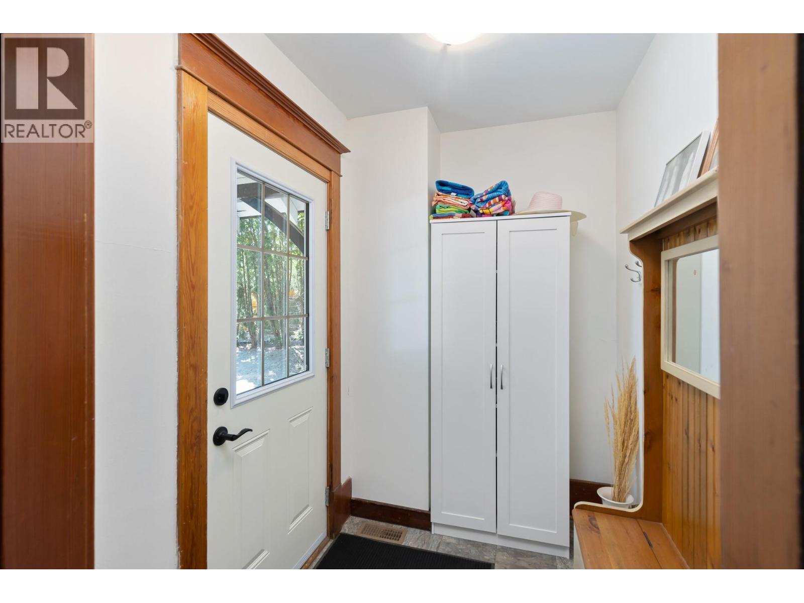 5109 Caldwell Street, Summerland, British Columbia  V0H 1Z4 - Photo 4 - 10377122