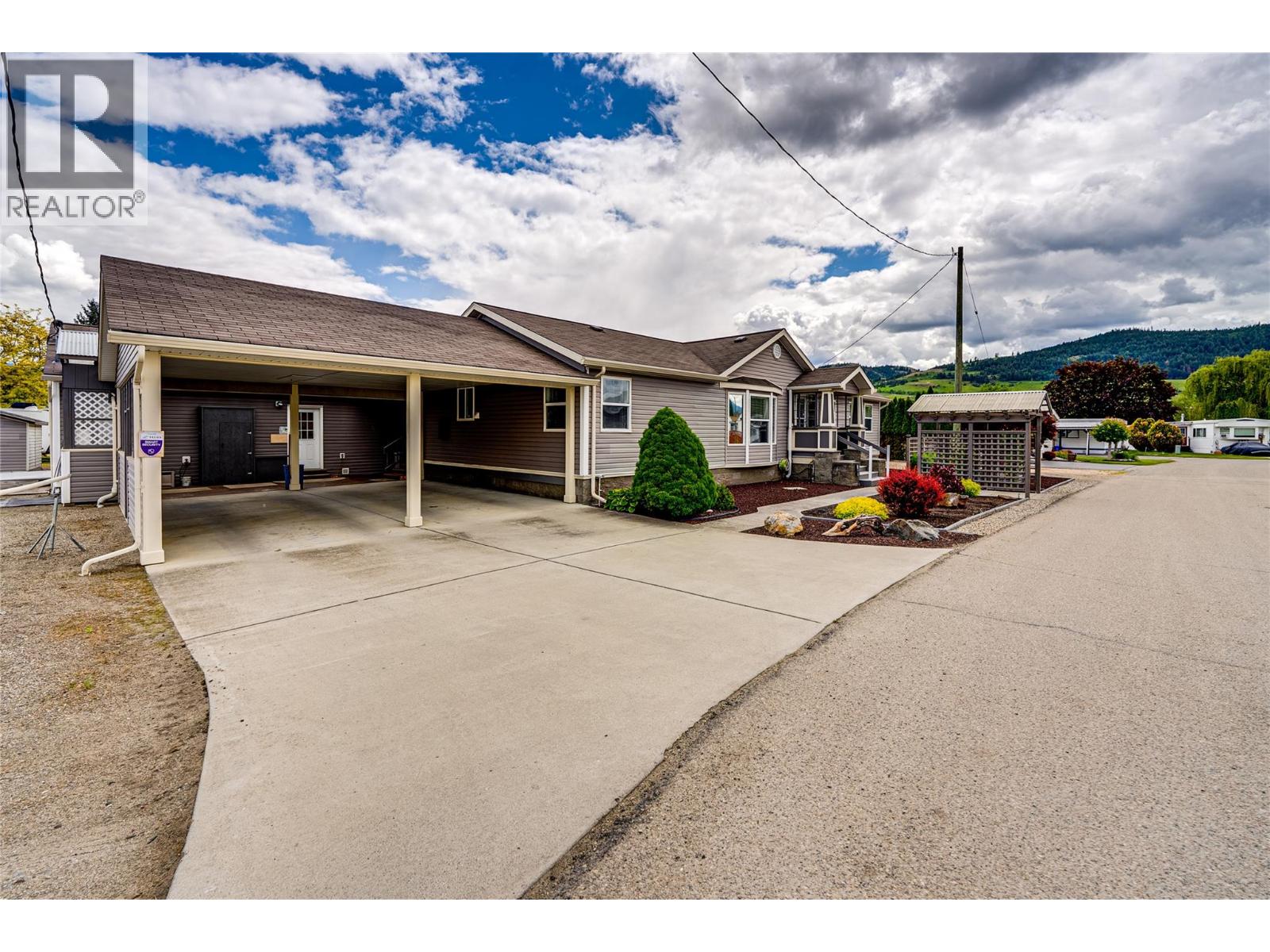 2727 Lakeshore Road Unit# 105, Vernon, British Columbia  V1H 1X5 - Photo 2 - 10377281