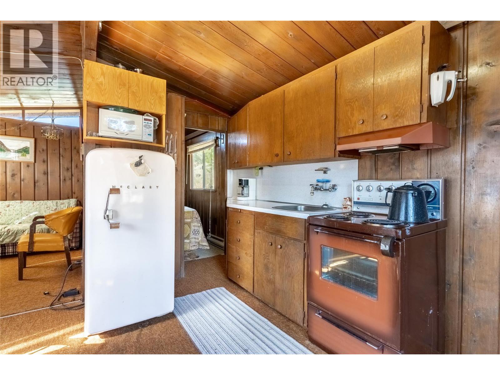 2631 Loon Lake Road, Loon Lake, British Columbia  V0K 1H1 - Photo 9 - 10377456