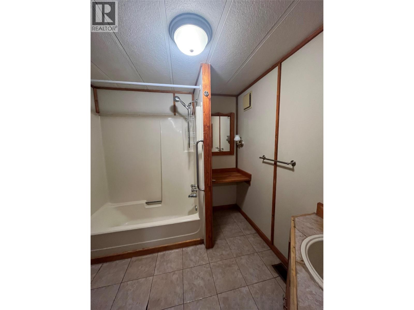 4232 Eldon Frontage Road Unit# 2, Tappen, British Columbia  V0E 2X2 - Photo 13 - 10377253