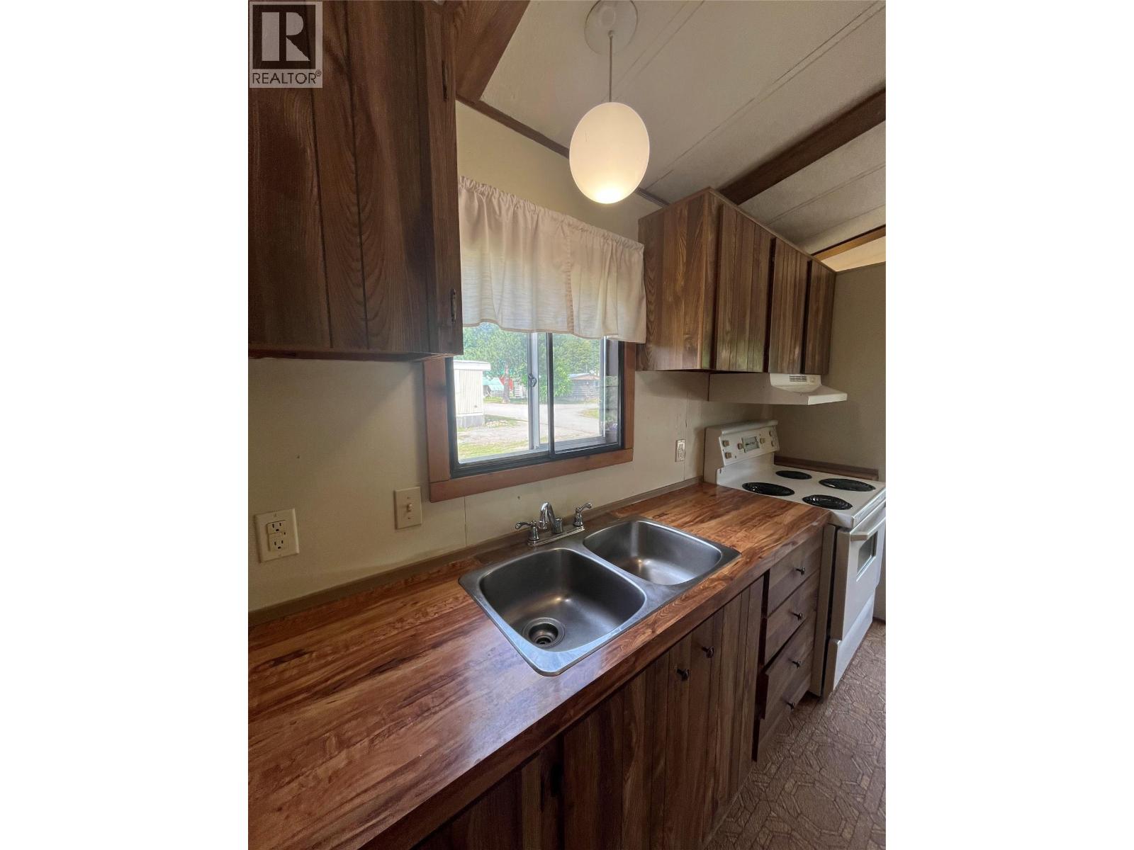 4232 Eldon Frontage Road Unit# 2, Tappen, British Columbia  V0E 2X2 - Photo 6 - 10377253