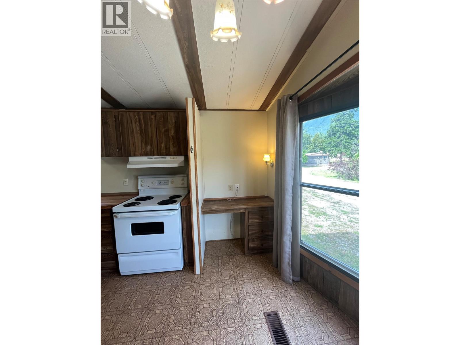 4232 Eldon Frontage Road Unit# 2, Tappen, British Columbia  V0E 2X2 - Photo 8 - 10377253