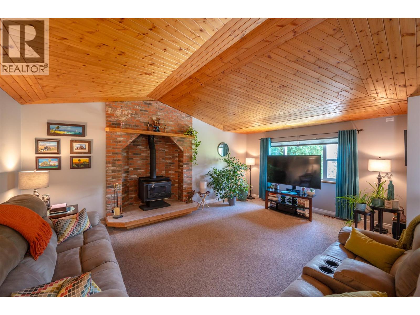 1332 Peachcliff Drive, Okanagan Falls, British Columbia  V0H 1R1 - Photo 2 - 10376824