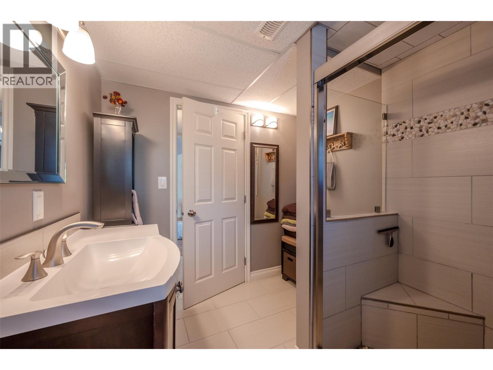 1332 Peachcliff Drive, Okanagan Falls, British Columbia  V0H 1R1 - Photo 46 - 10376824