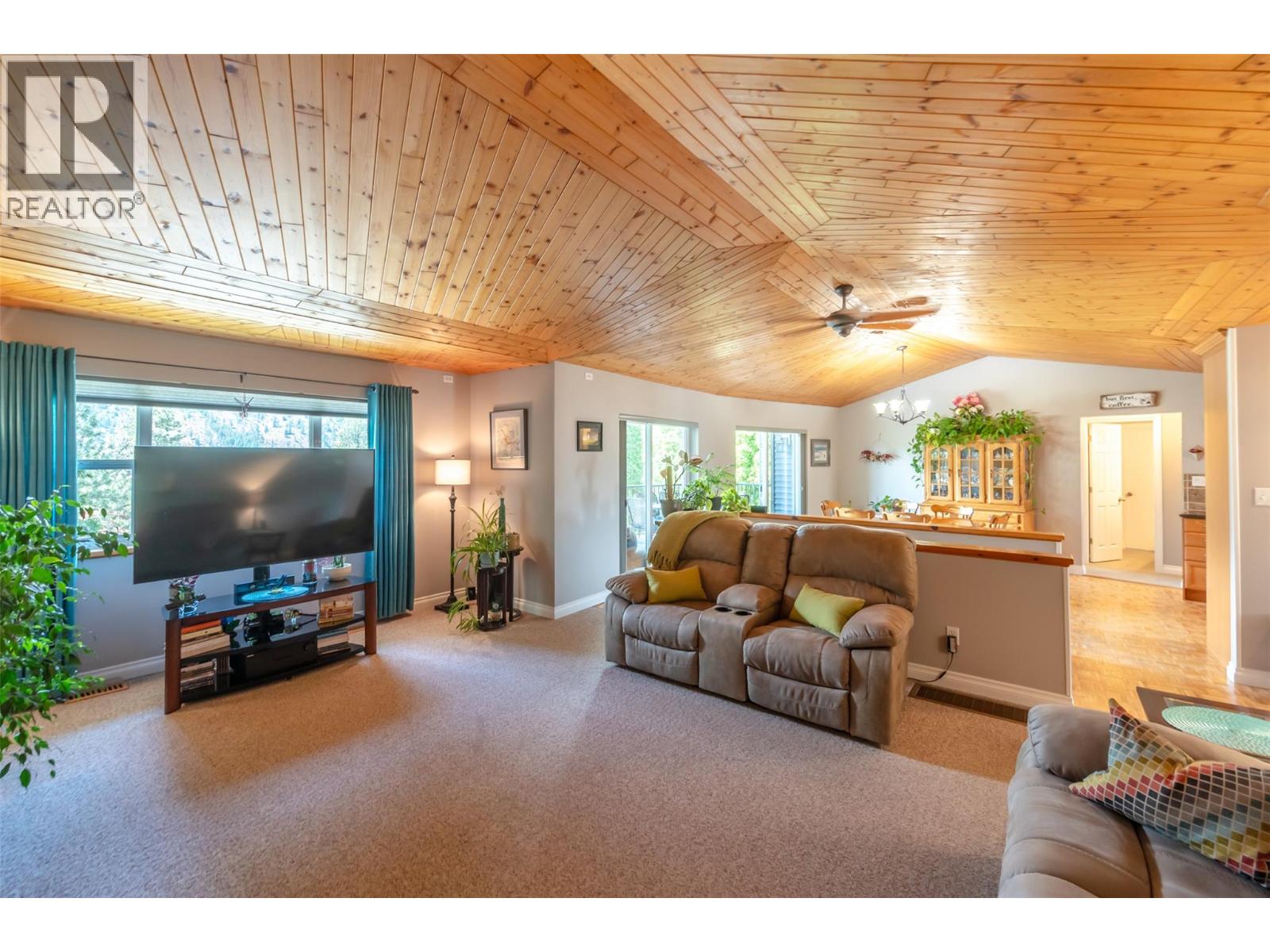 1332 Peachcliff Drive, Okanagan Falls, British Columbia  V0H 1R1 - Photo 6 - 10376824