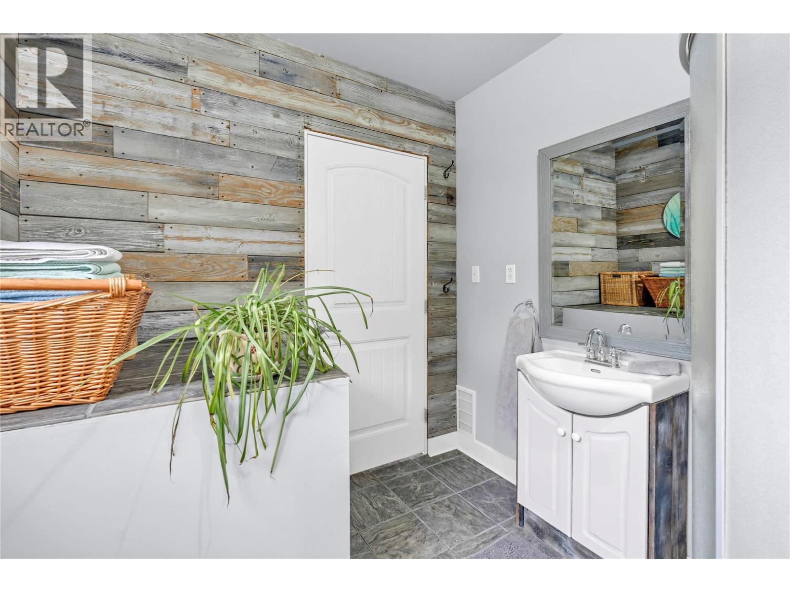 494 Young Street, Penticton, British Columbia  V2A 5T1 - Photo 21 - 10375242