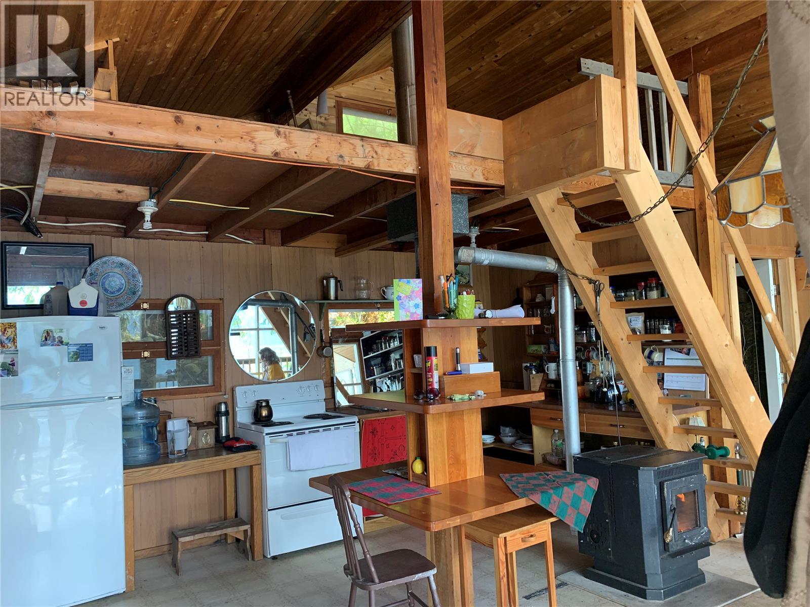 28 Simard Road, Mabel Lake, British Columbia  V0E 1V5 - Photo 18 - 10377603