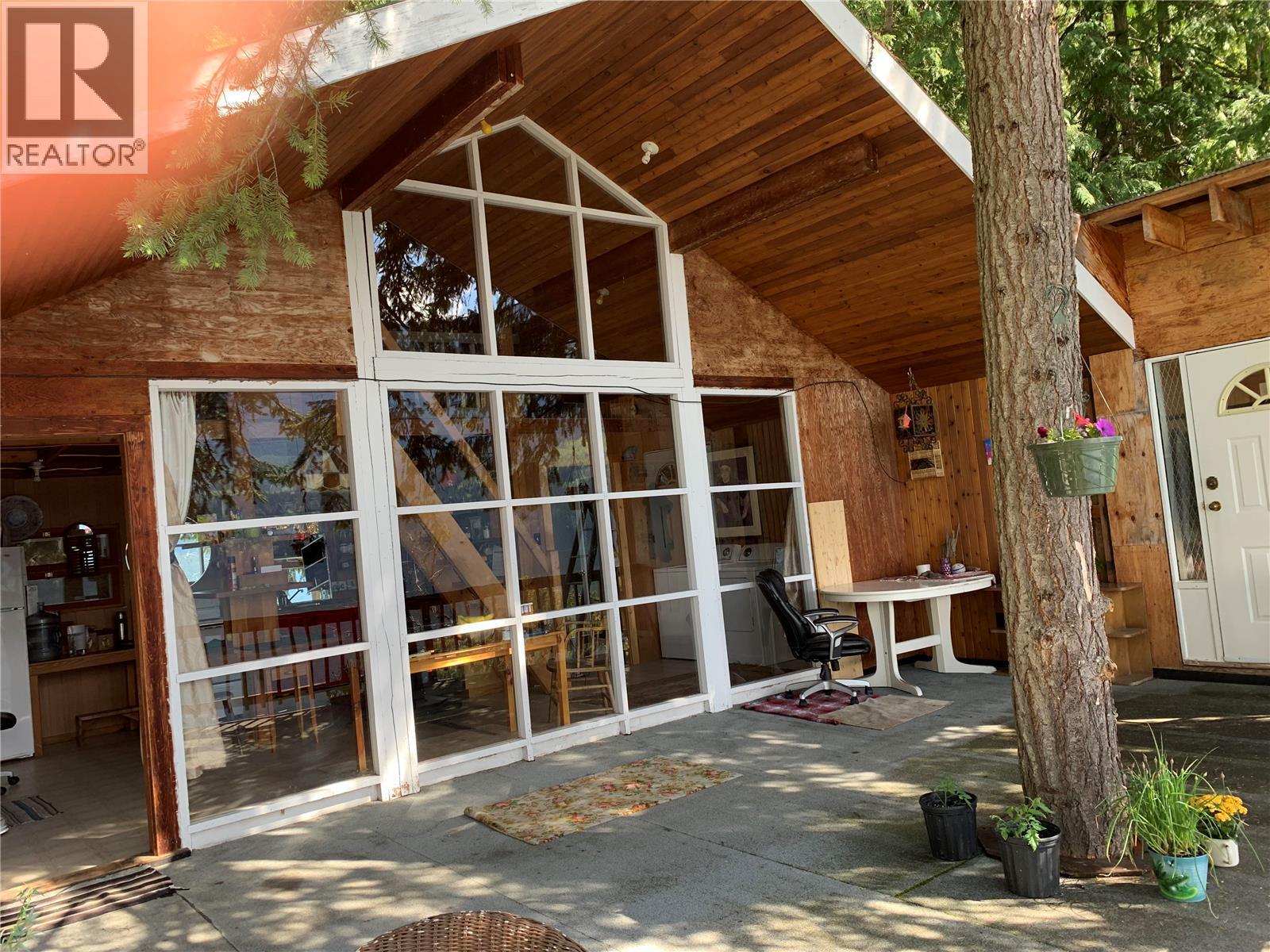 28 Simard Road, Mabel Lake, British Columbia  V0E 1V5 - Photo 4 - 10377603