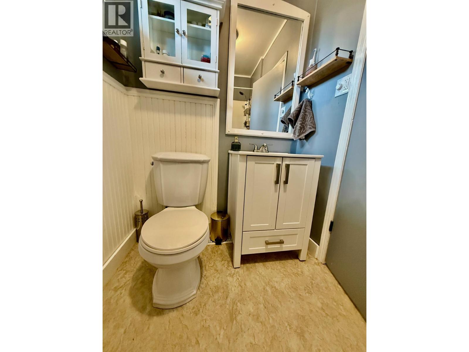 209 6th Avenue, Castlegar, British Columbia  V1N 1T1 - Photo 10 - 10377511