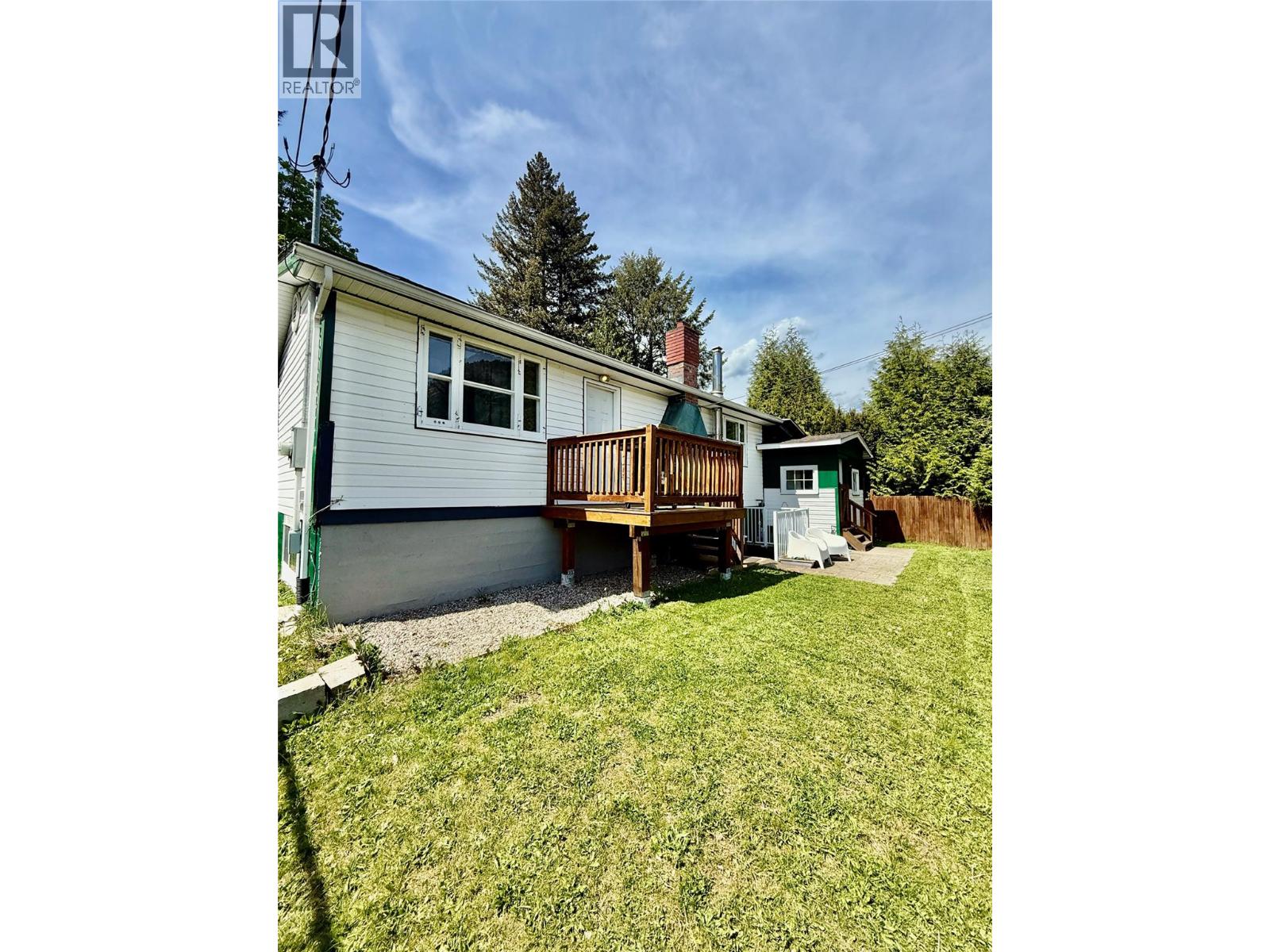 209 6th Avenue, Castlegar, British Columbia  V1N 1T1 - Photo 31 - 10377511