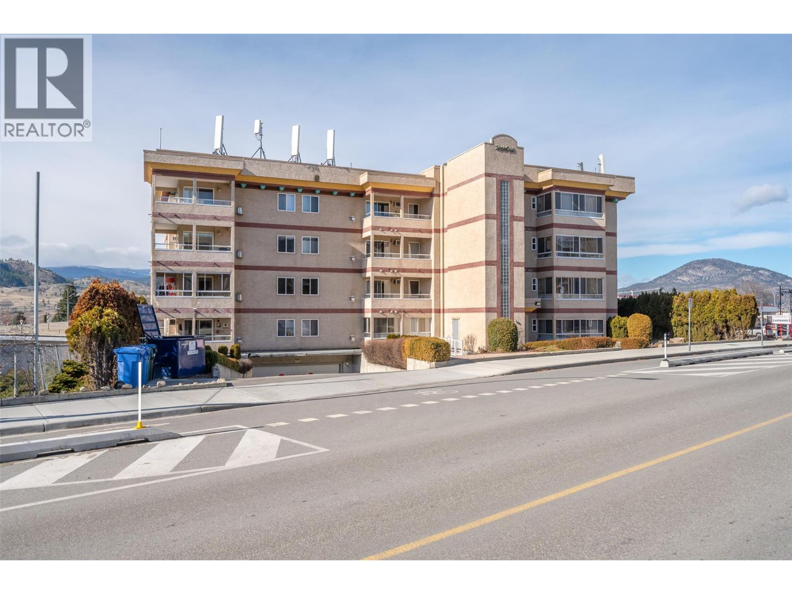 2401 South Main Street Unit# 405, Penticton, British Columbia  V2A 5J1 - Photo 2 - 10377093