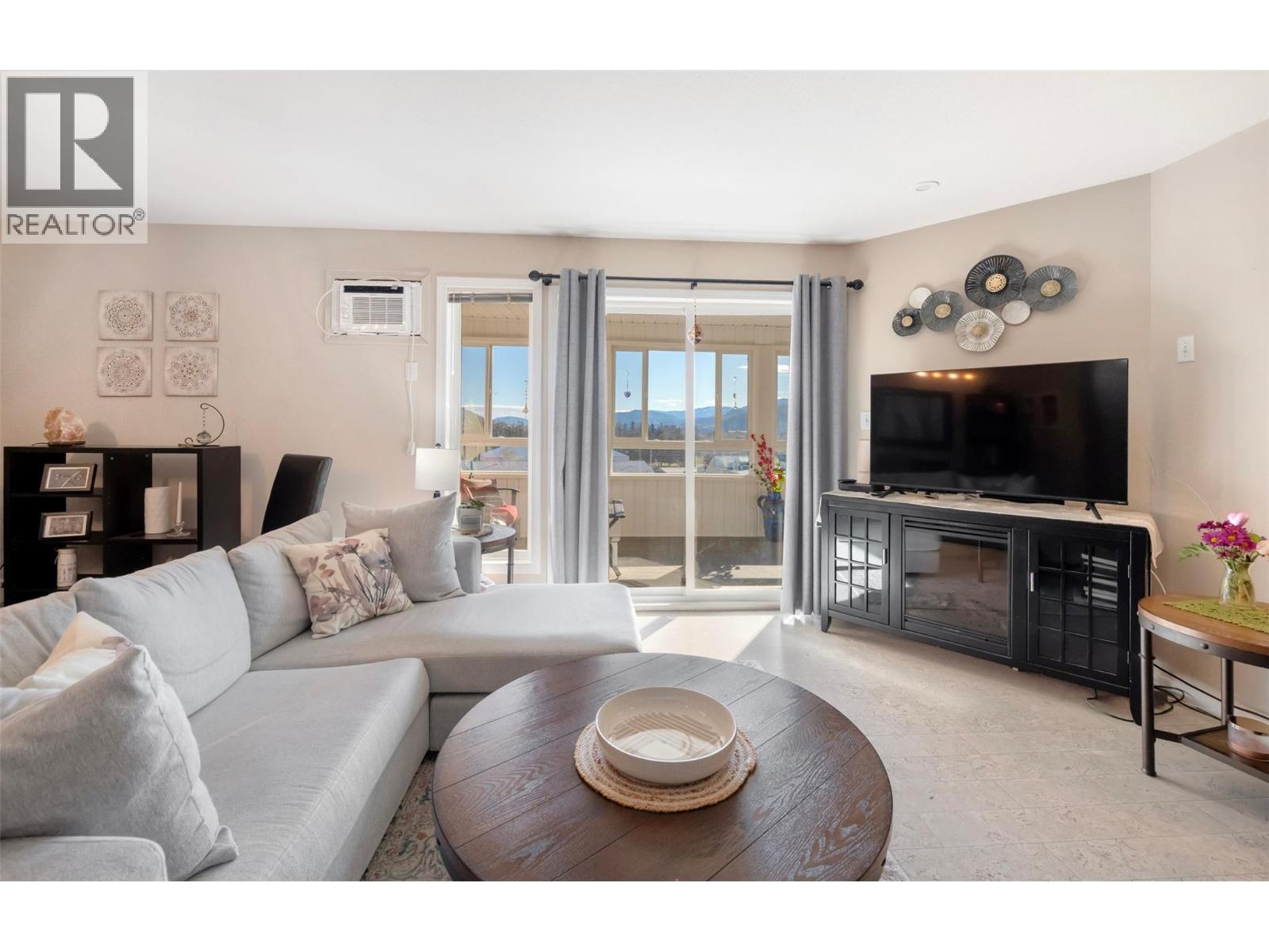 2401 South Main Street Unit# 405, Penticton, British Columbia  V2A 5J1 - Photo 3 - 10377093