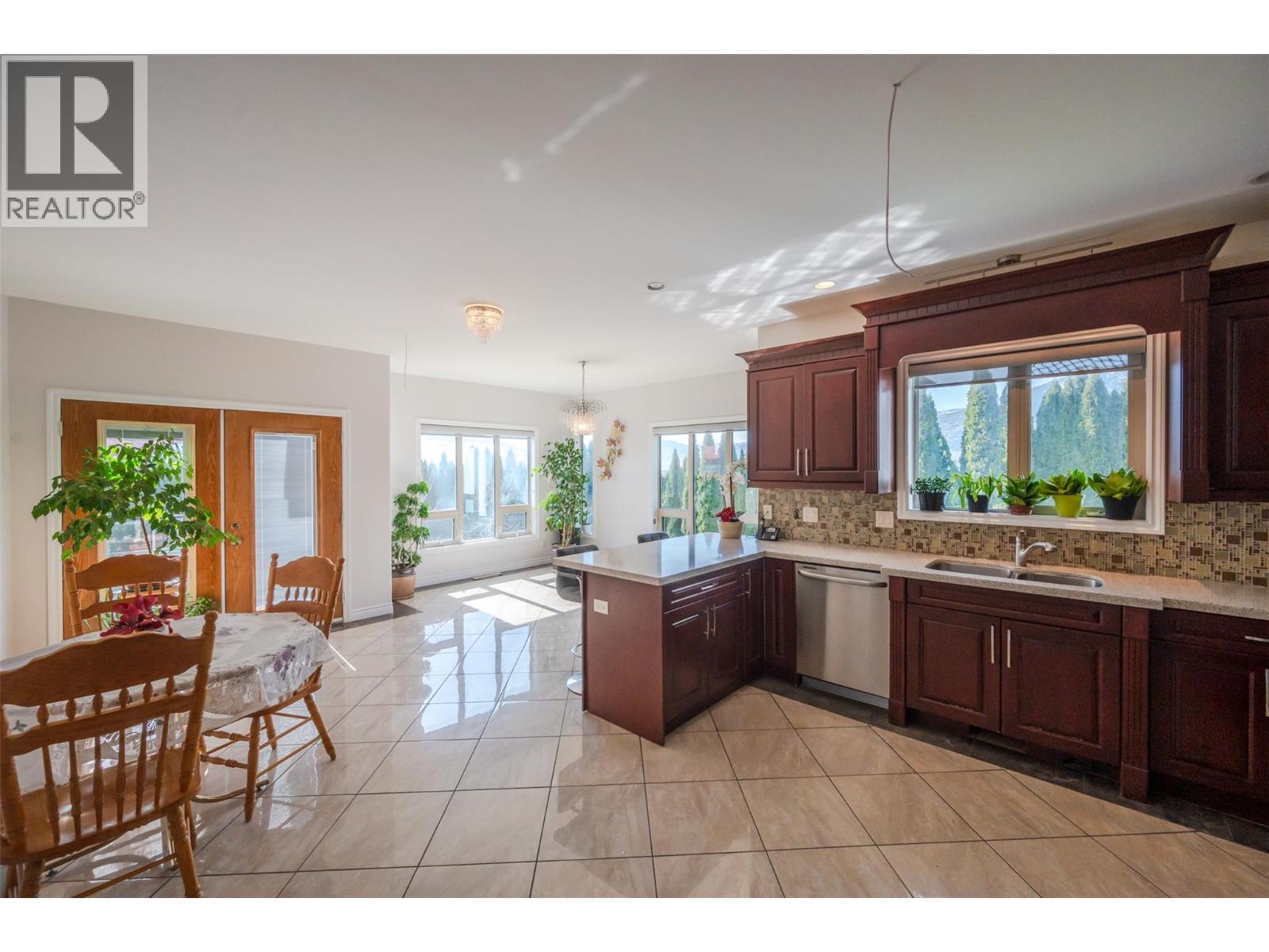 1095 Fairview Road, Oliver, British Columbia  V0H 1T1 - Photo 10 - 10377683