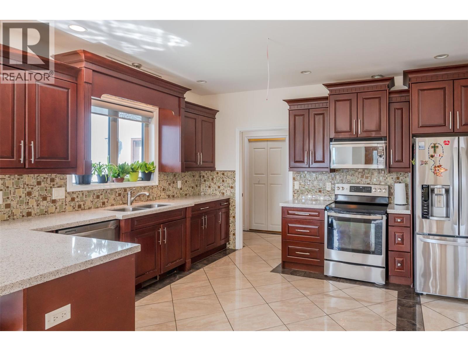 1095 Fairview Road, Oliver, British Columbia  V0H 1T1 - Photo 14 - 10377683