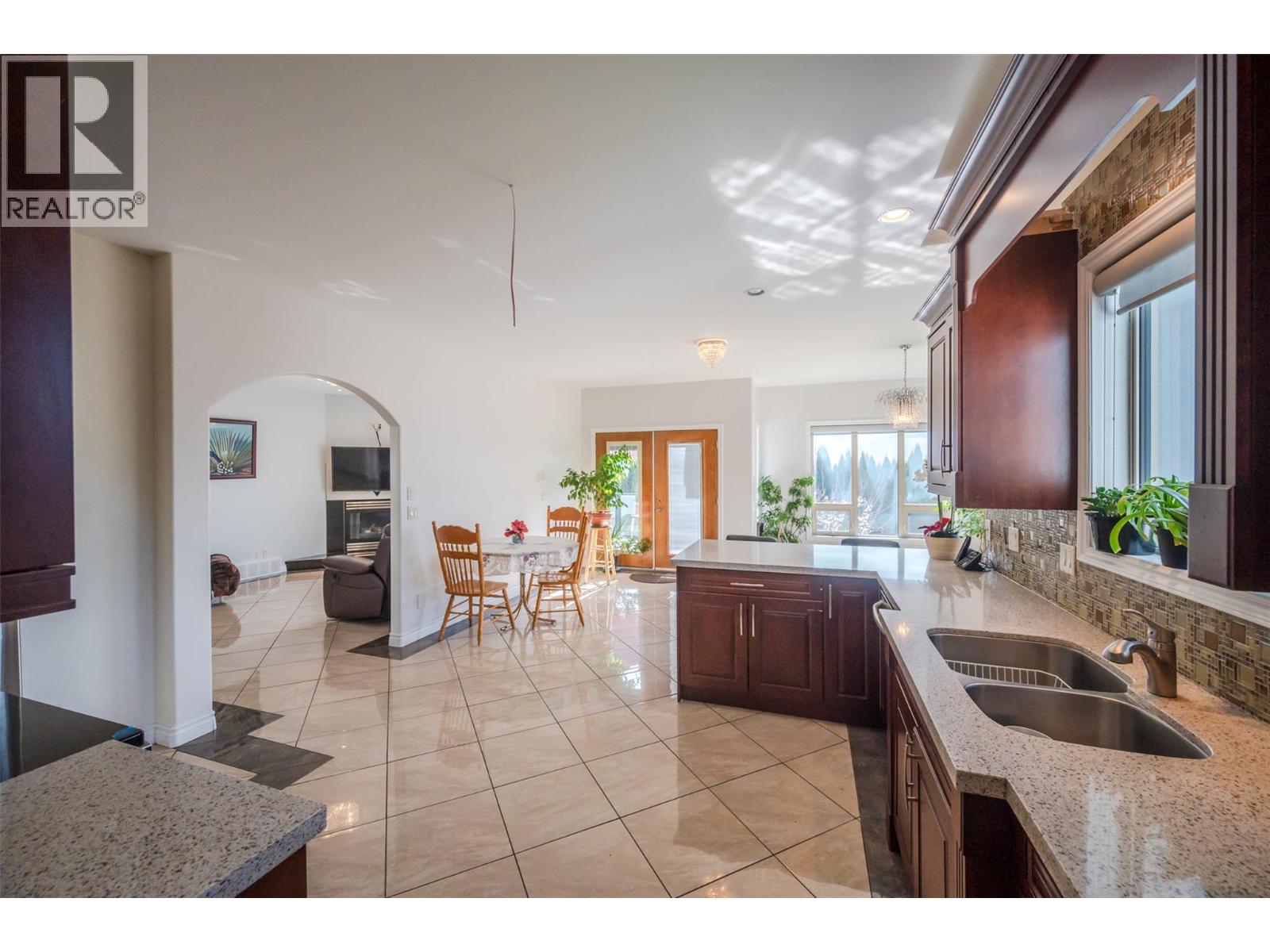 1095 Fairview Road, Oliver, British Columbia  V0H 1T1 - Photo 15 - 10377683