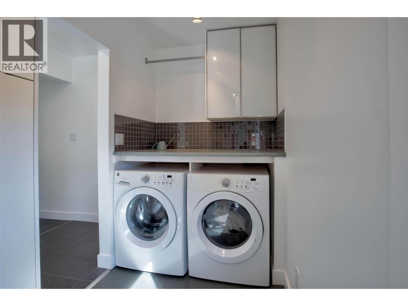 751 + 753 Martin Avenue N, Kelowna, British Columbia  V1Y 6V4 - Photo 13 - 10376138