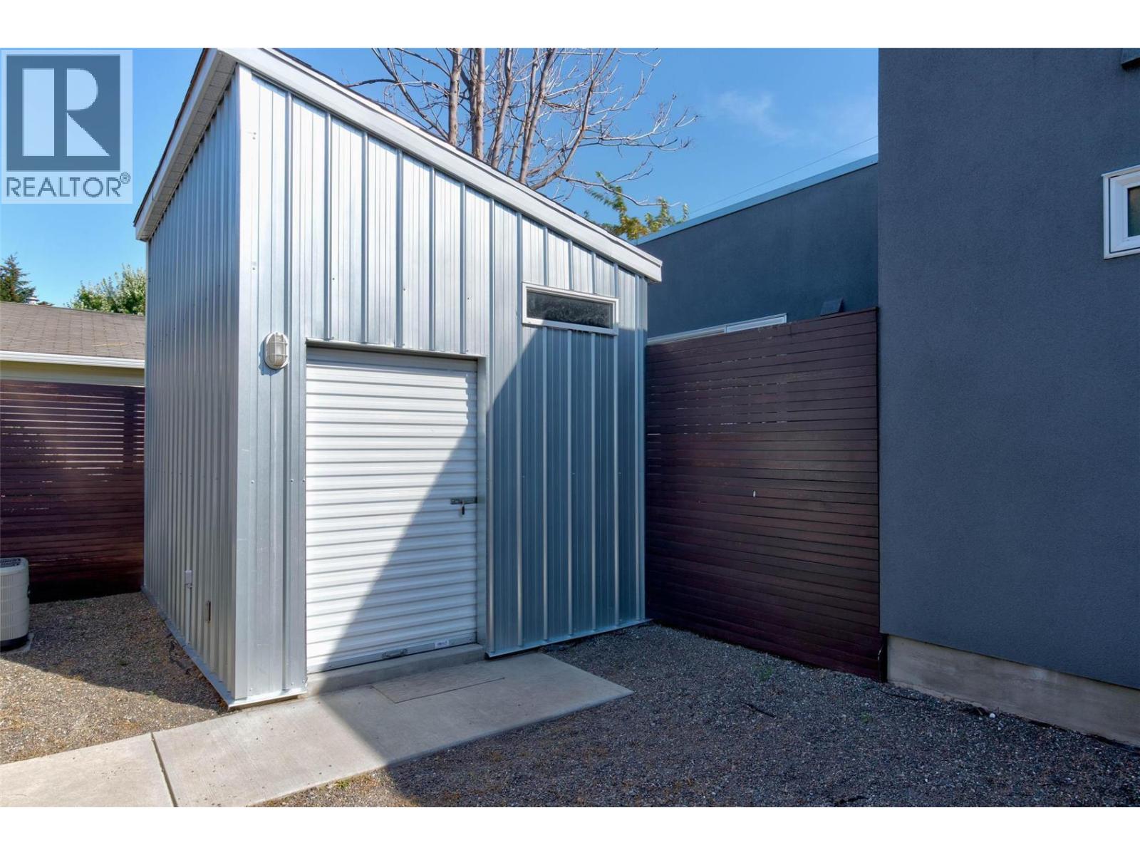 751 + 753 Martin Avenue N, Kelowna, British Columbia  V1Y 6V4 - Photo 23 - 10376138