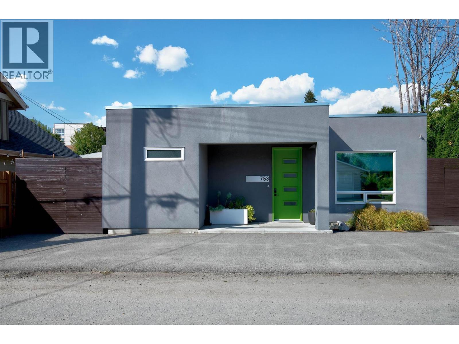 751 + 753 Martin Avenue N, Kelowna, British Columbia  V1Y 6V4 - Photo 24 - 10376138