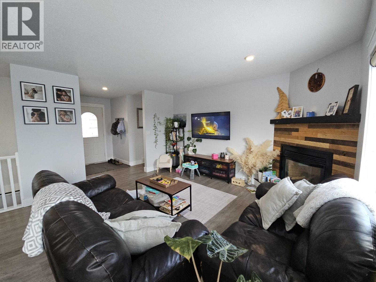 5153 45 Avenue Nw, Chetwynd, British Columbia  V0C 1J0 - Photo 4 - 10377697