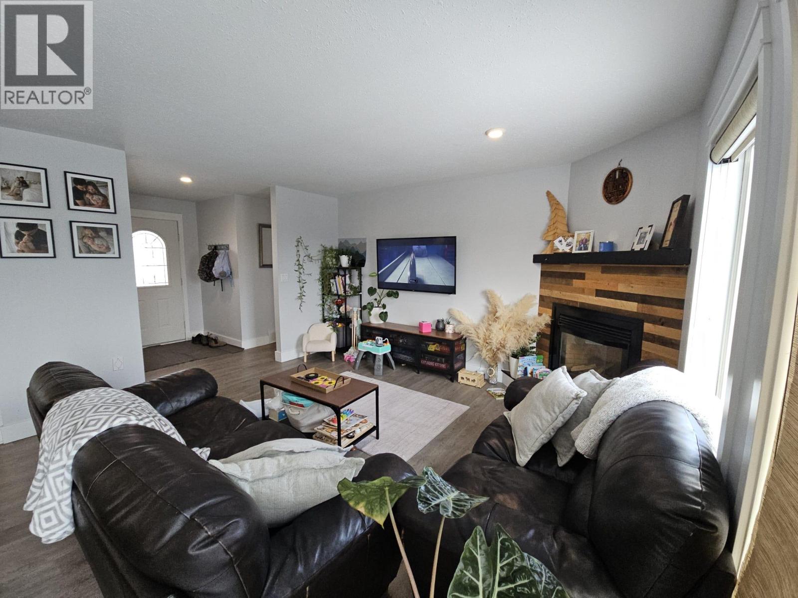 5153 45 Avenue Nw, Chetwynd, British Columbia  V0C 1J0 - Photo 5 - 10377697