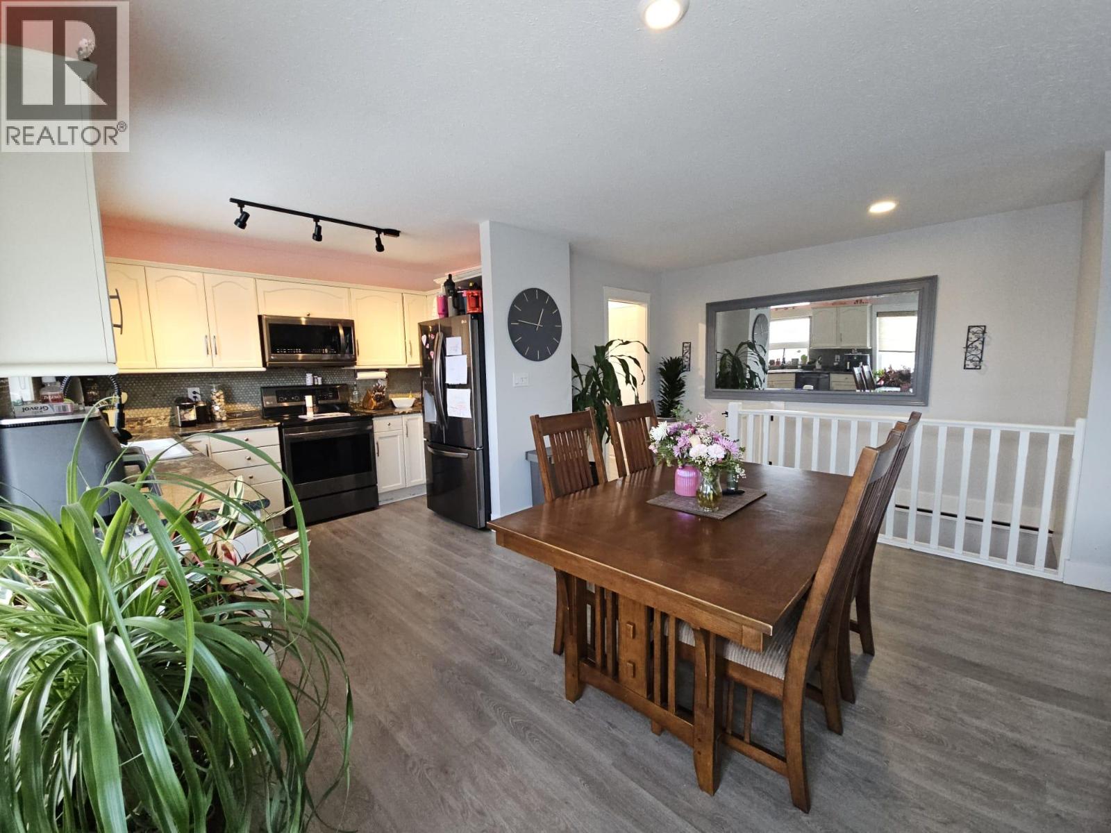 5153 45 Avenue Nw, Chetwynd, British Columbia  V0C 1J0 - Photo 9 - 10377697