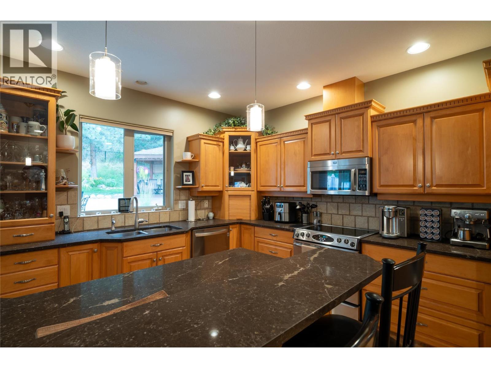 585 Coyote Drive, Kamloops, British Columbia  V2C 6T9 - Photo 13 - 10377606