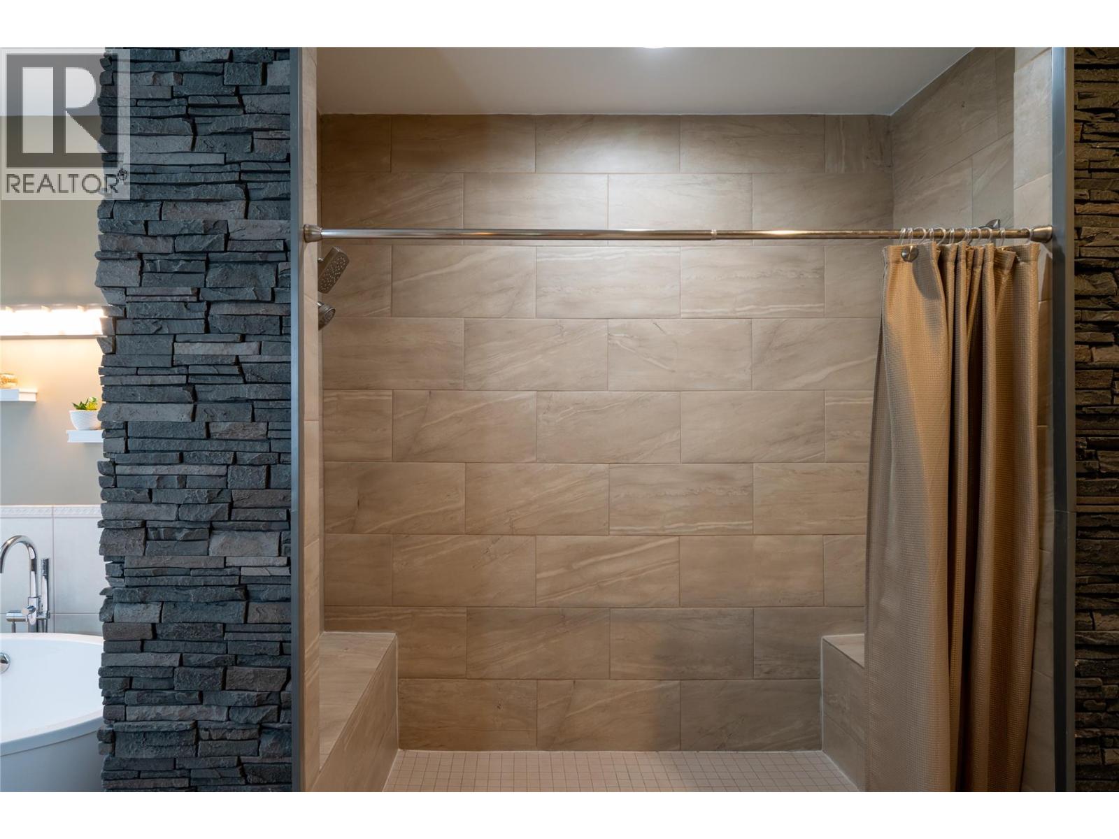 585 Coyote Drive, Kamloops, British Columbia  V2C 6T9 - Photo 28 - 10377606